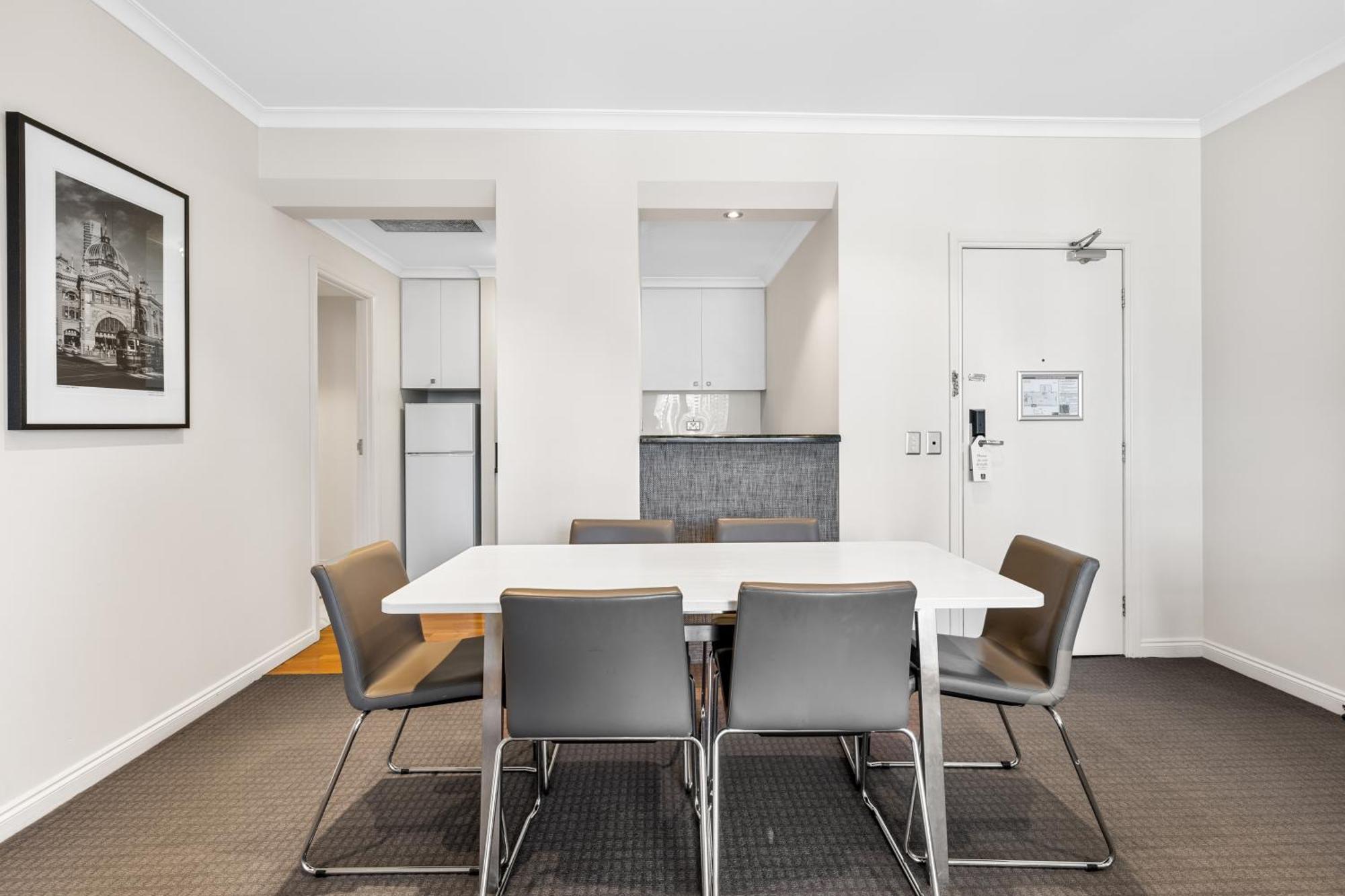 Clarion Suites Gateway Melbourne Phòng bức ảnh